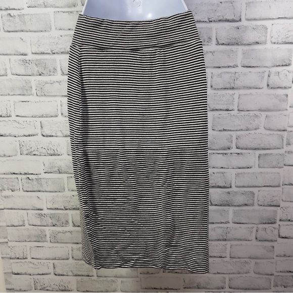 Athleta Encinitas Pencil Black White Ribbed Stretch Knit Skirt 866962 Small - Picture 2 of 6